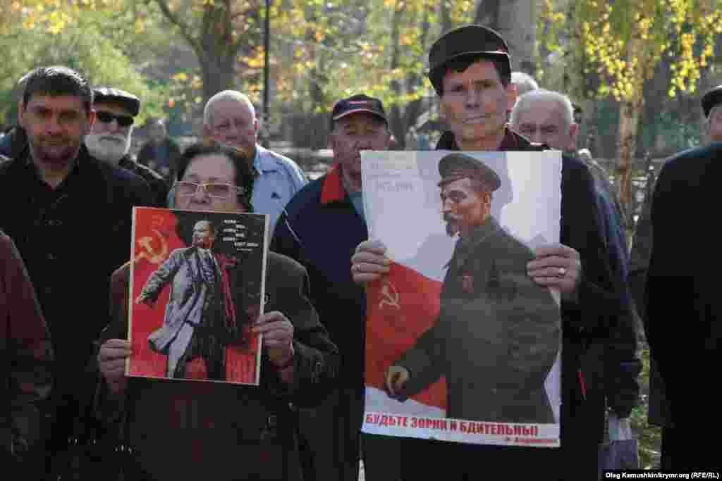 Участники митинга от партии&nbsp;&laquo;Коммунисты России&raquo; 