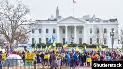 Протест возле Белого дома против агрессии России против Украины. Вашингтон, 6 марта 2014 года