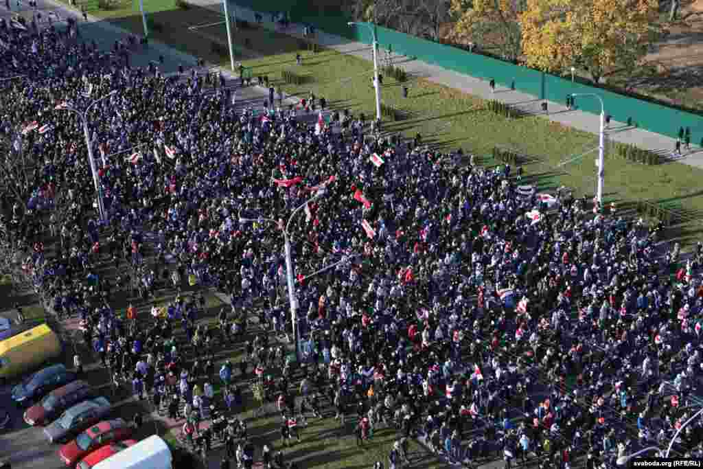 Десятки тысяч людей в очередной раз вышли на марш против Лукашенко