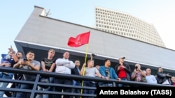 Митинг в поддержку кандидата в губернаторы Приморского края от КПРФ Андрея Ищенко. Владивосток, 17 сентября 2018 года