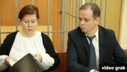 Наталья Шарина и ее адвокат Иван Павлов в суде